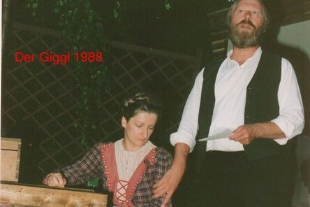1988j01.jpg 