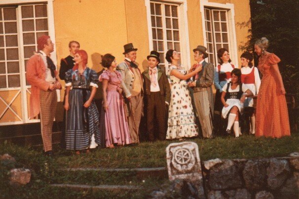 1968j02.jpg 